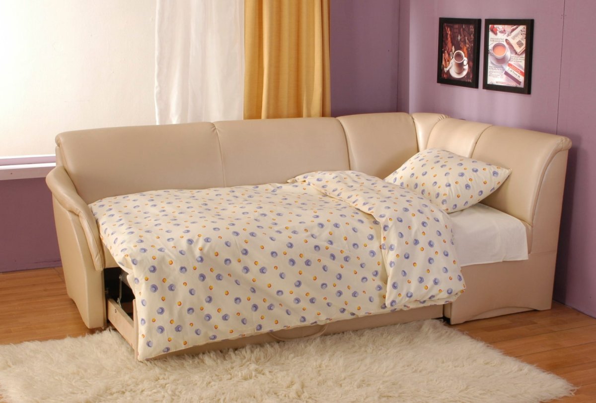 Спальня с диваном