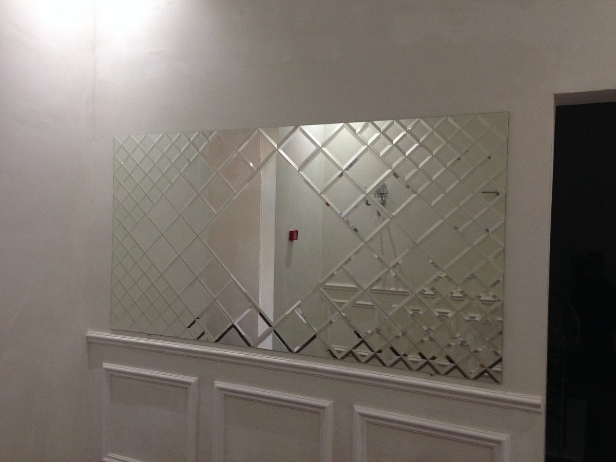 Зеркало отделанное мозаикой