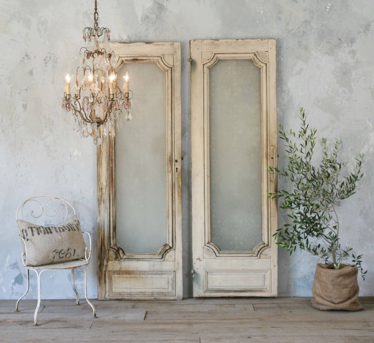 Дверь в рустикальном стиле