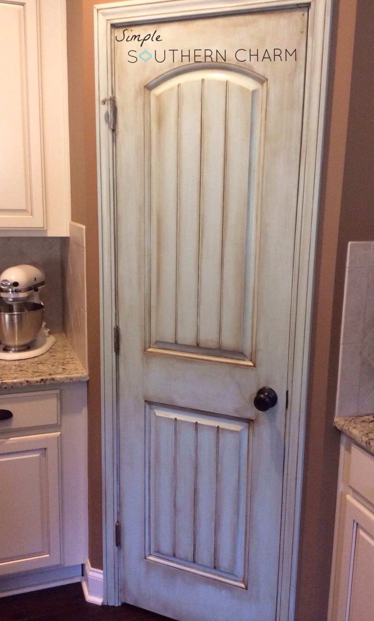 Деревянная дверь