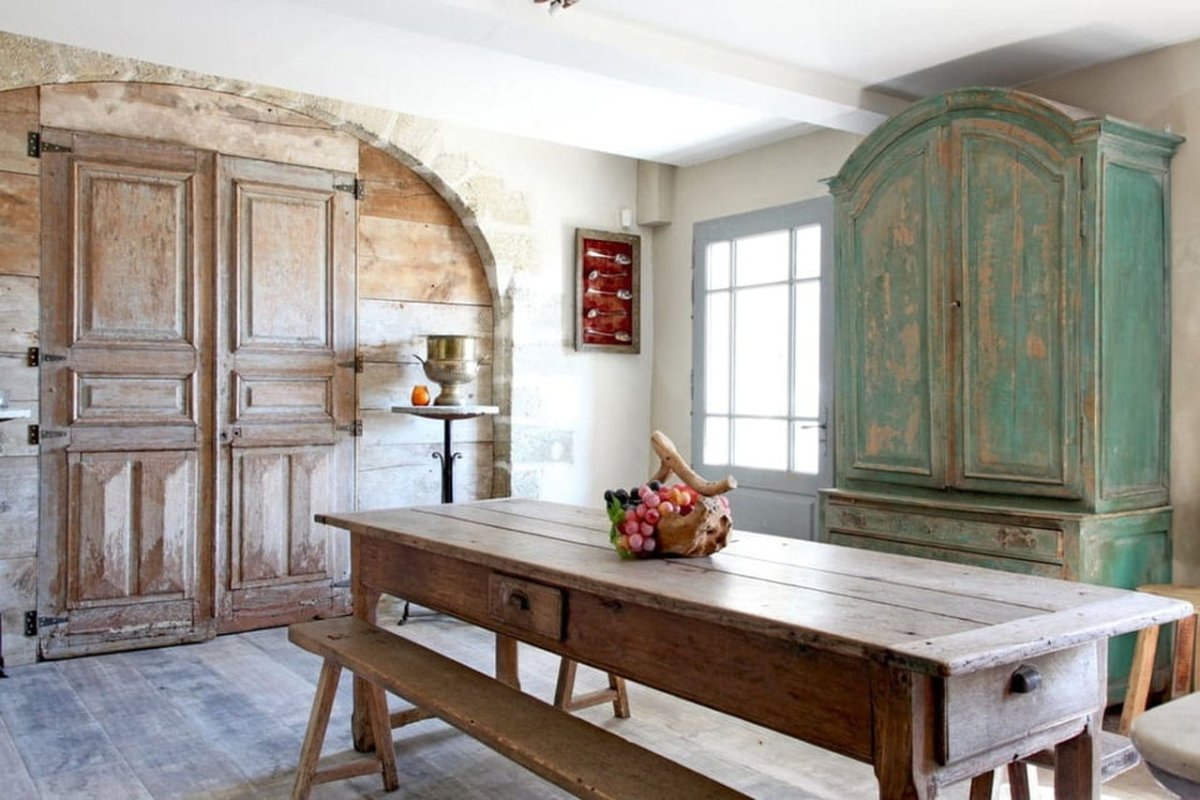 Двери из амбарной доски