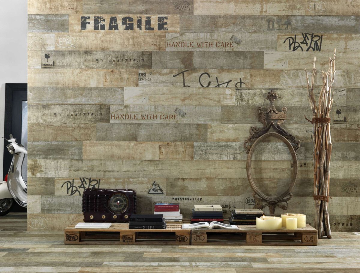 Роспись на черной стене