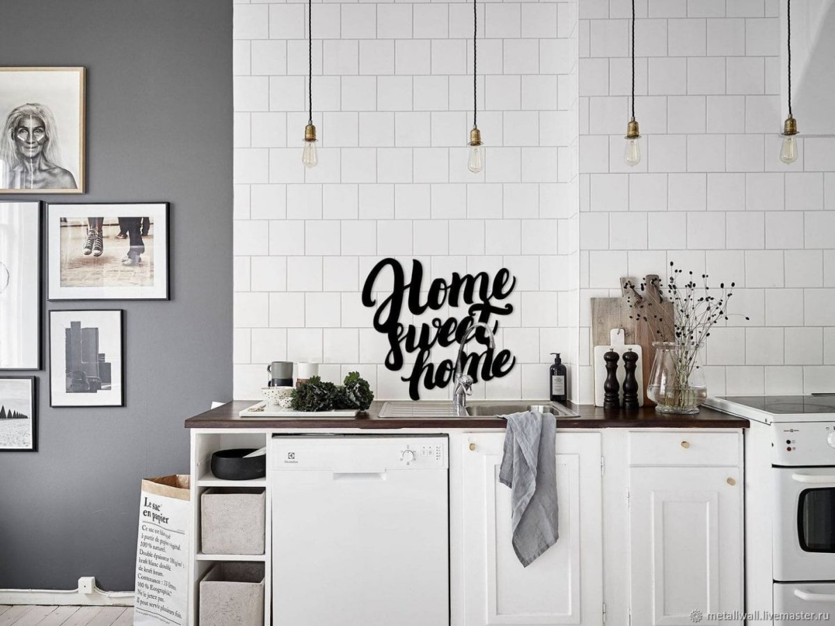 Стильные надписи в интерьере