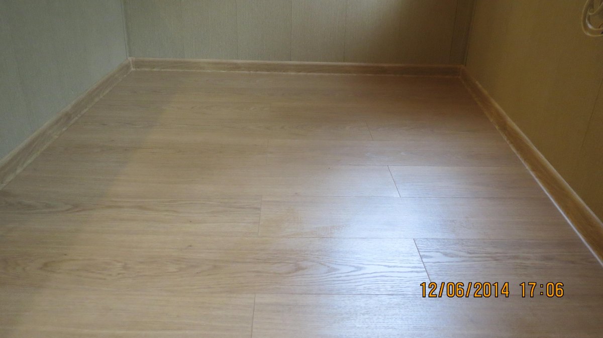 Ламинат вдоль