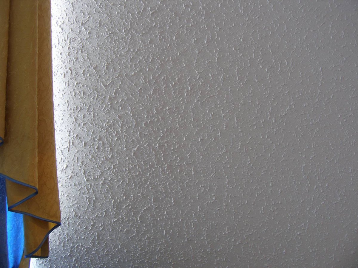 Фактурная штукатурка в подъезде