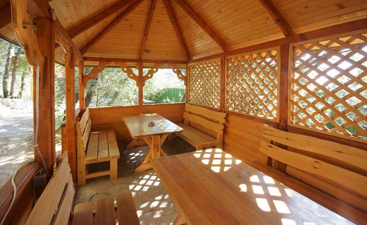 Благоустройство беседки внутри