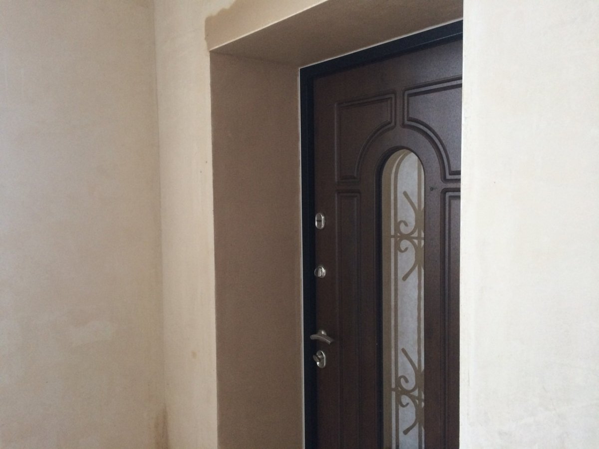 Зашивка откосов входной двери