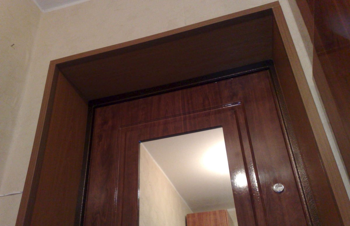 Отделка дверного проема входной двери