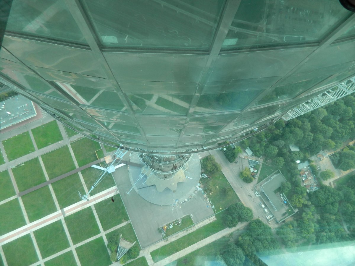 Стеклянный пол в Москве в Останкино