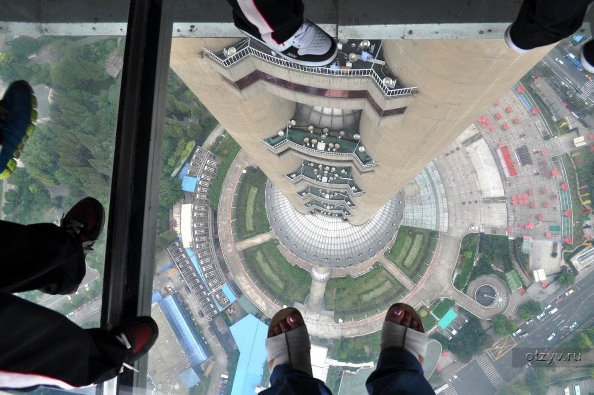 Телебашня Шанхай стеклянный пол