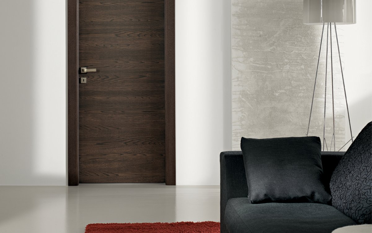 Двери цвета орех в интерьере