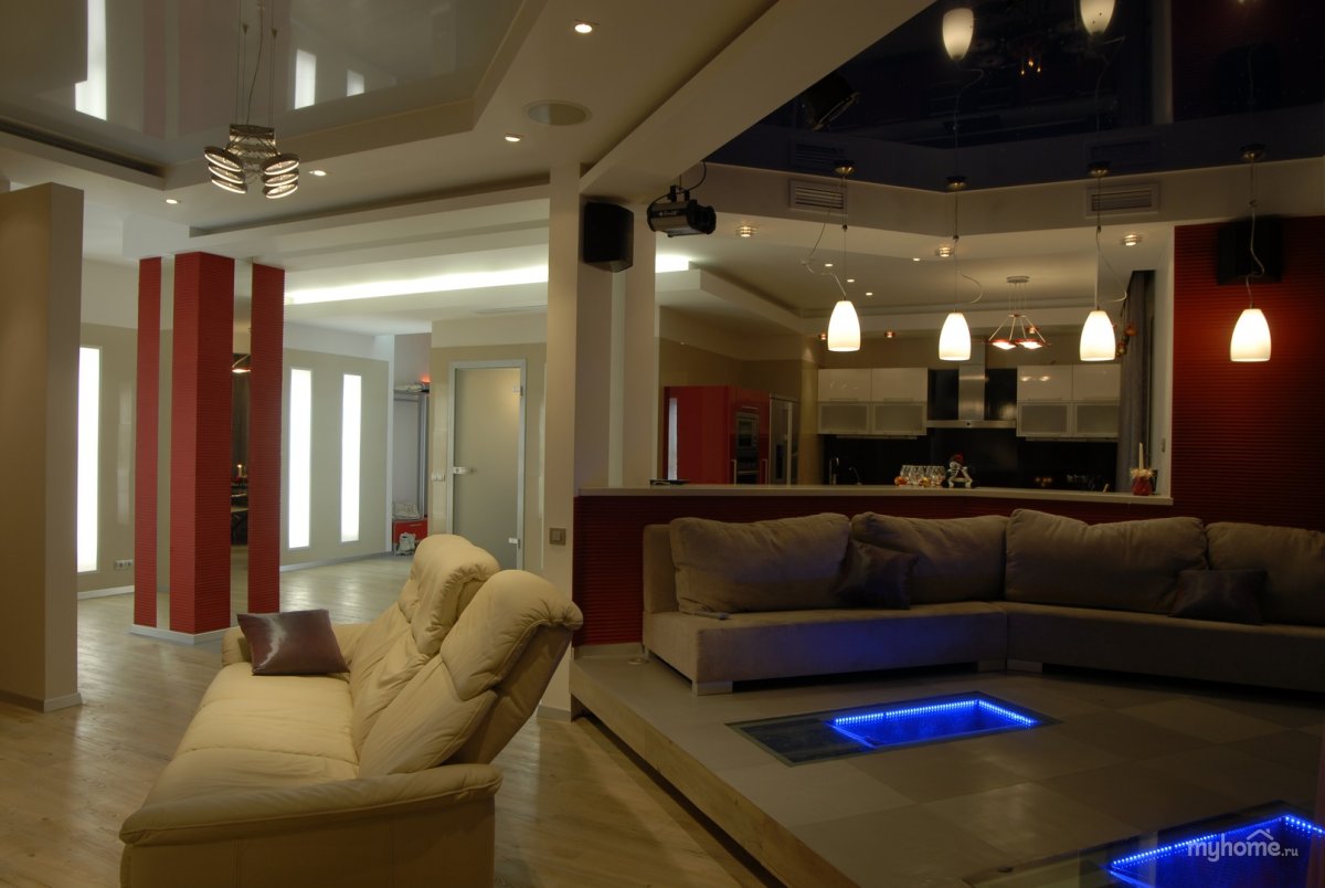 Кухня гостиная с подиумом