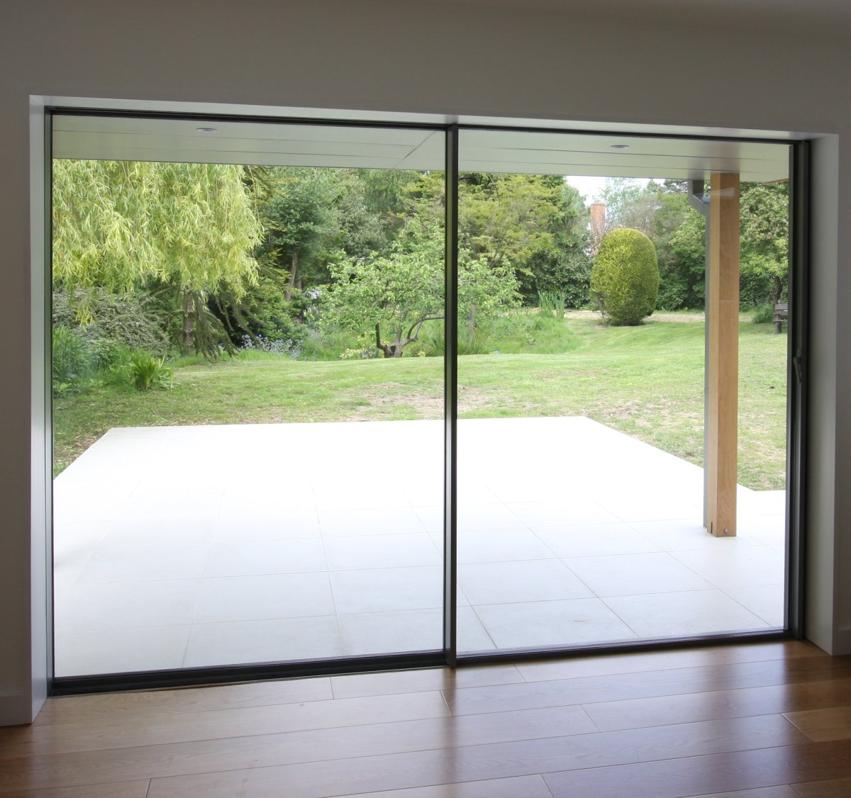 Сдвижная стеклянная дверь наружная