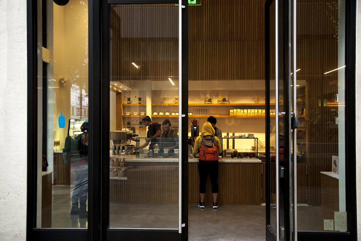 Стеклянные двери в ресторан