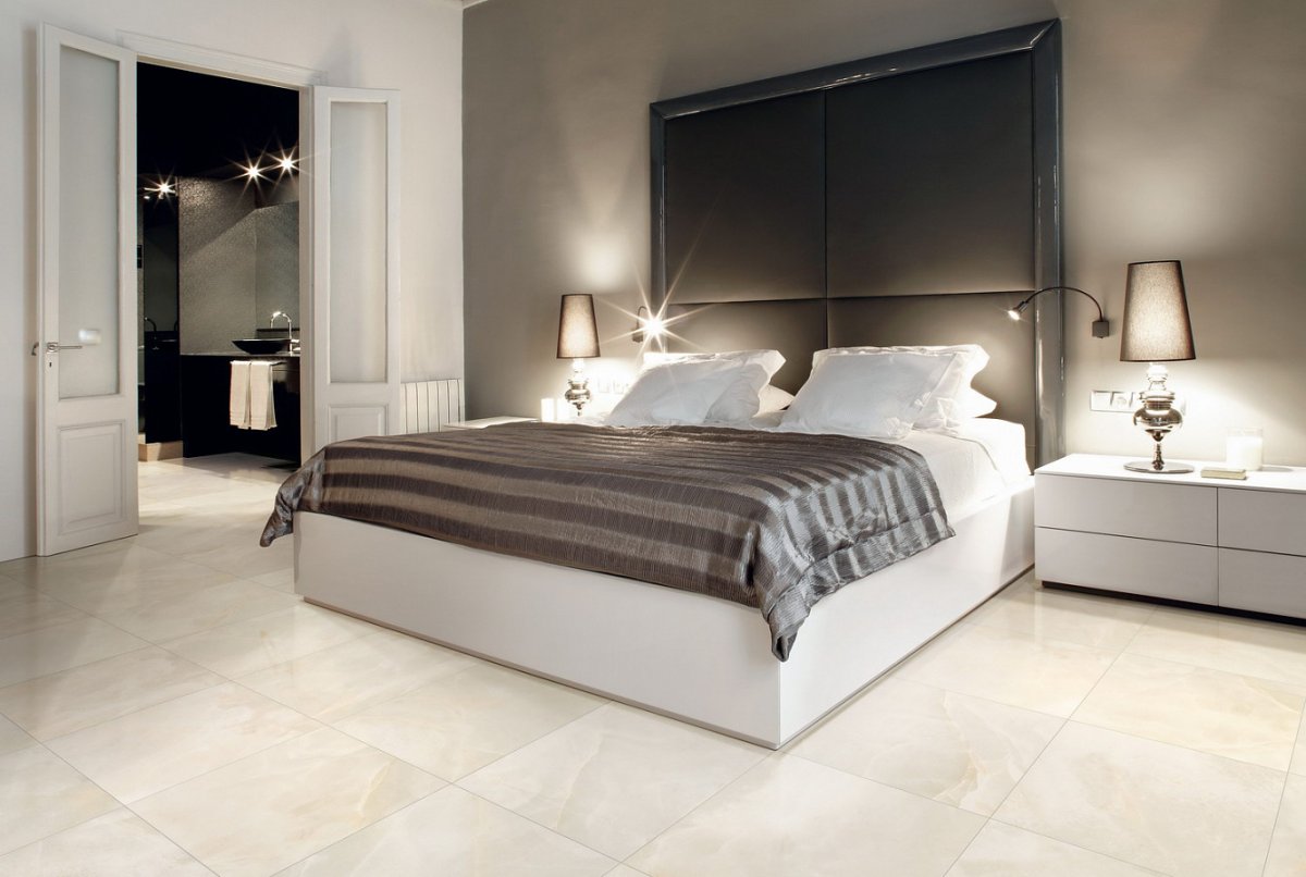 Керамогранит в спальне