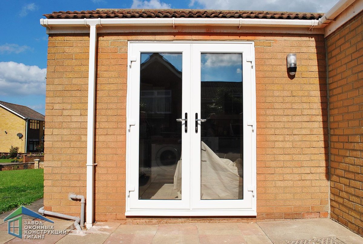 Светильник над крыльцом уличный