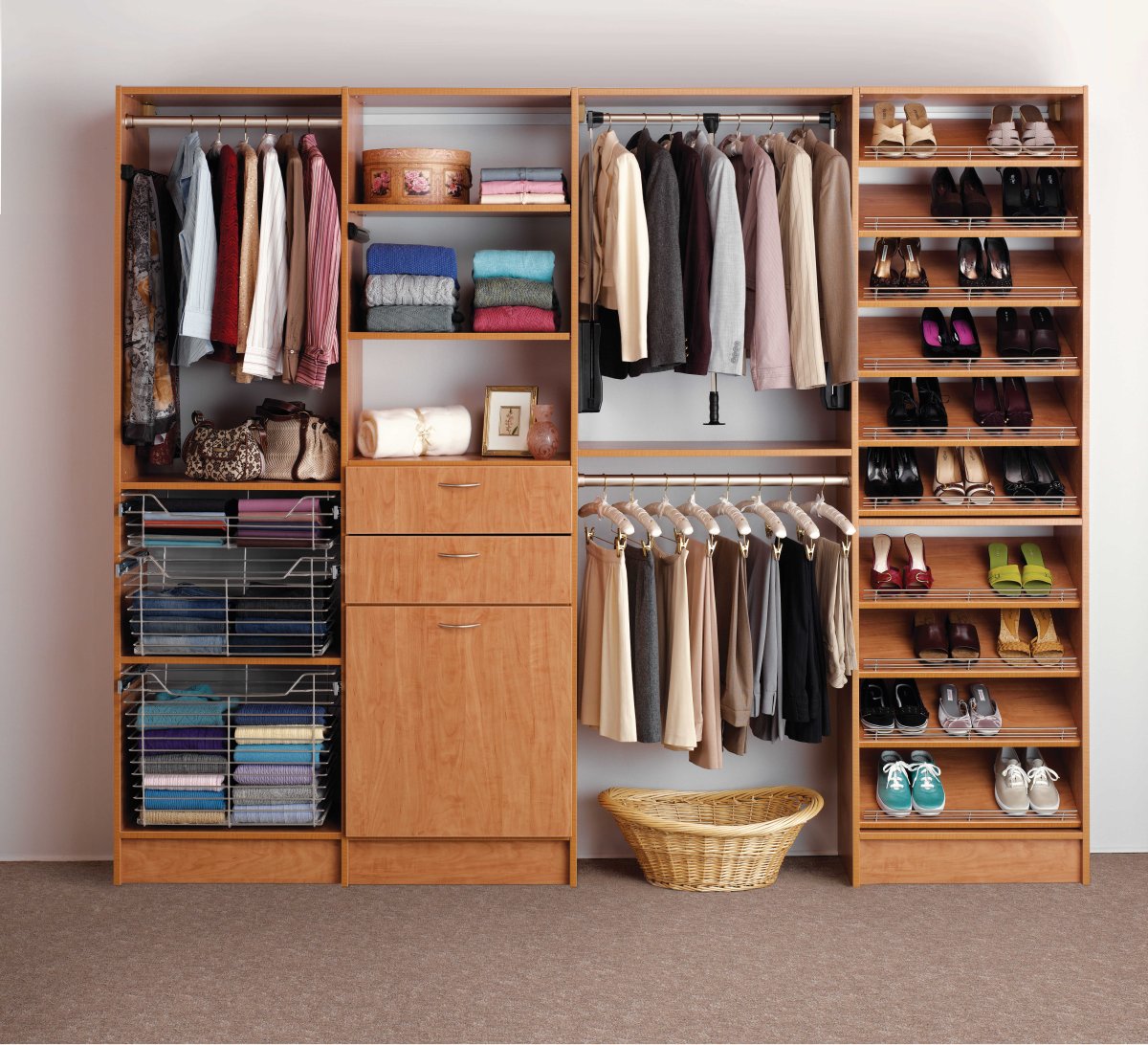 Наполнение шкафа в спальню