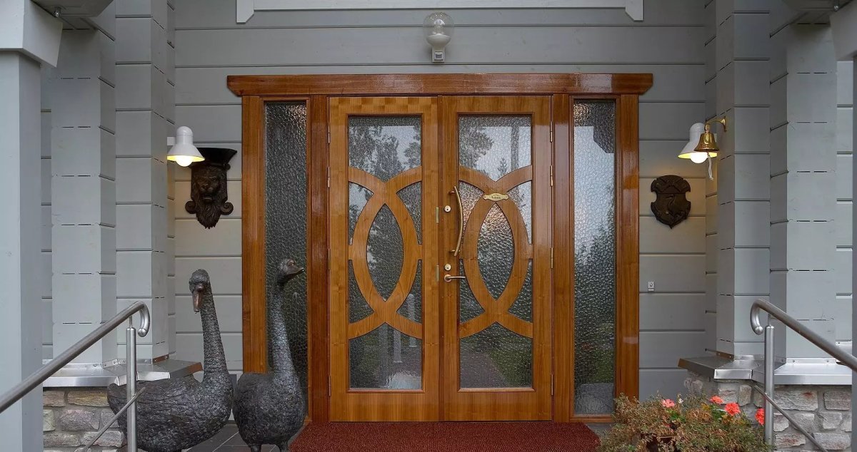 Стеклянная входная дверь