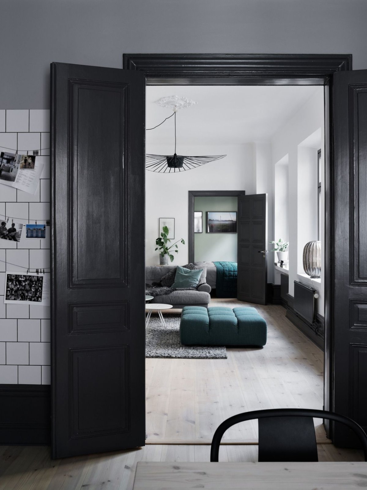 Двери под серые стены