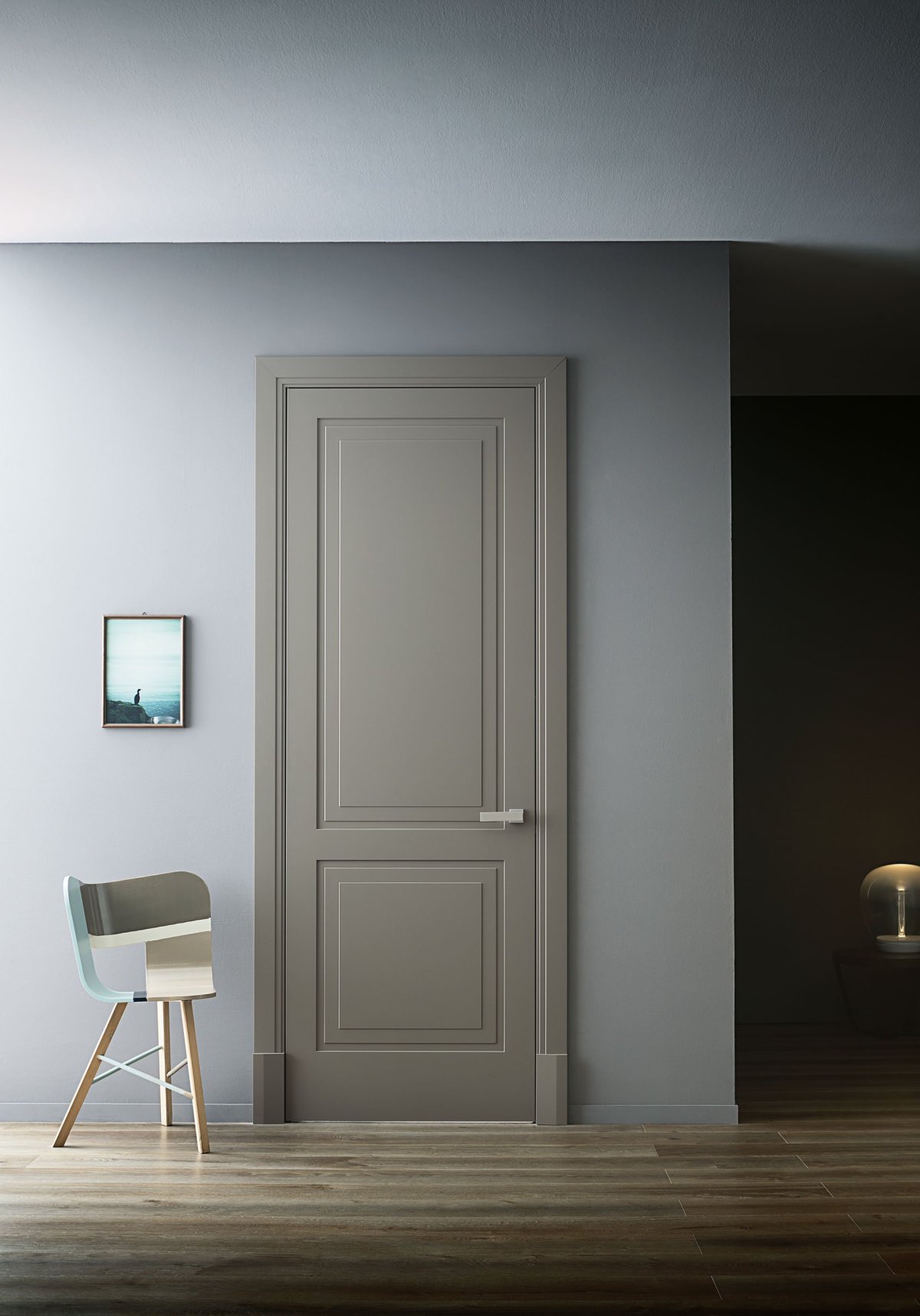 Серые двери в интерьере
