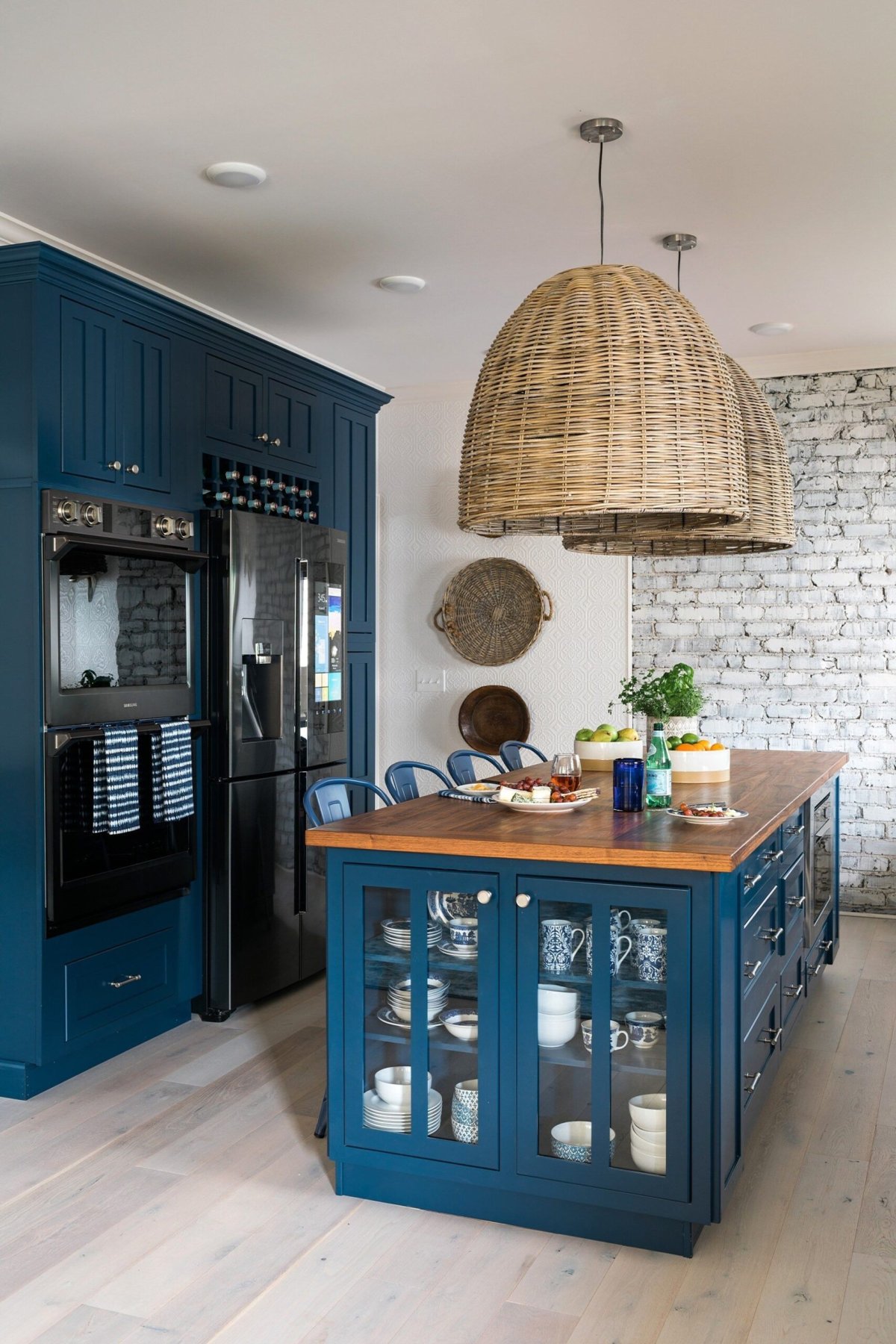 Синие кухни