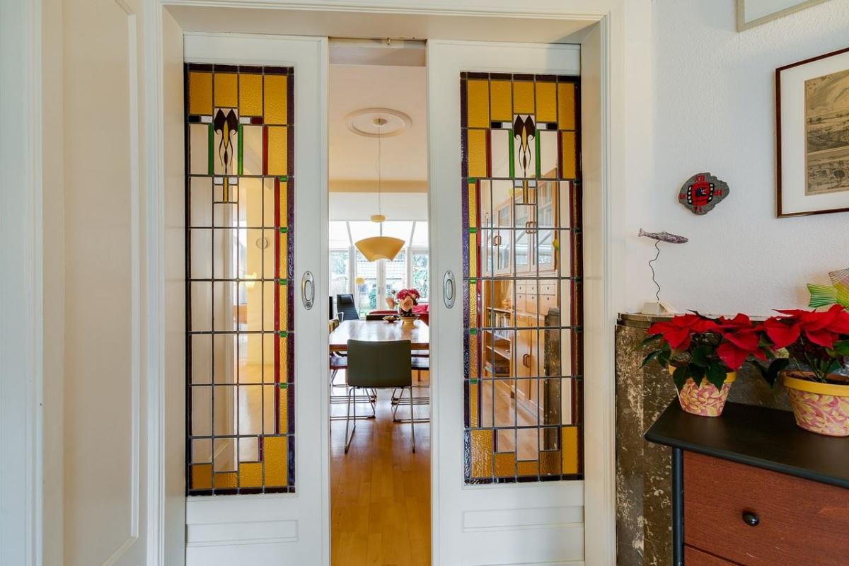 Стеклянные двери