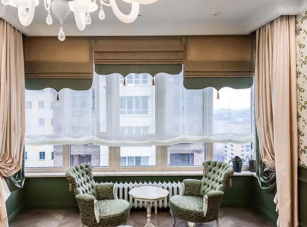 Интерьер спальни с подиумом