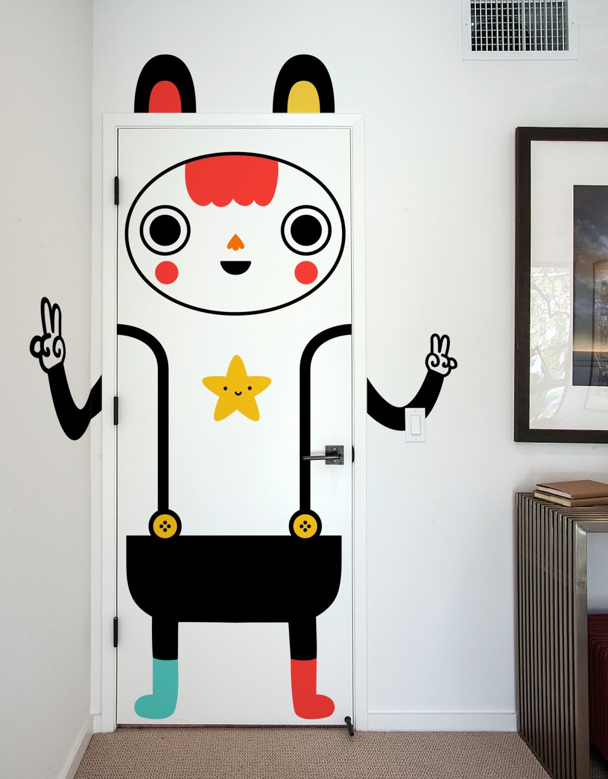 Человек у двери