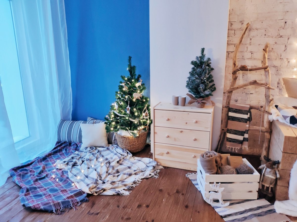 Украсить стену бабочками