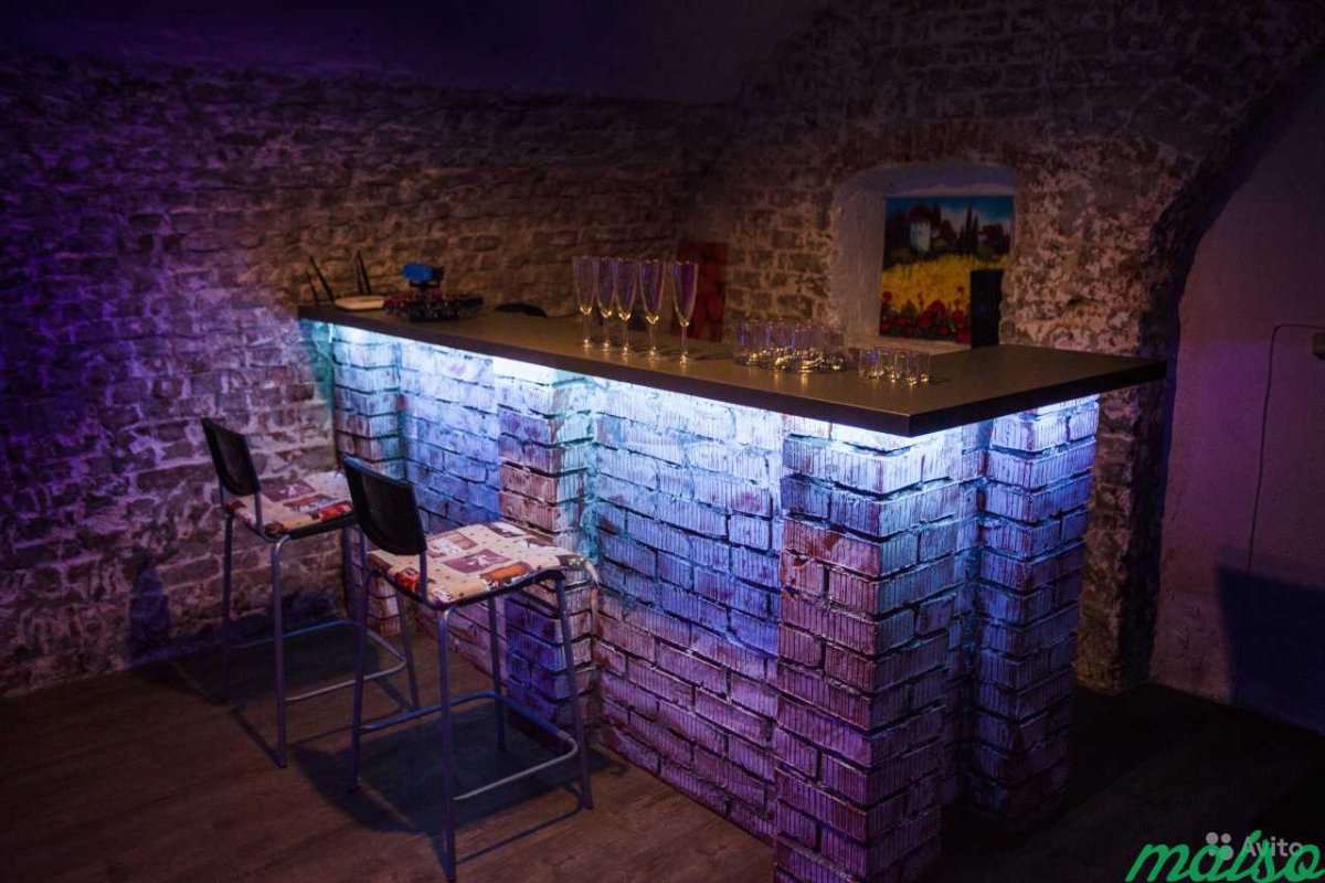 Барная стойка в кафе в Индустриальном стиле