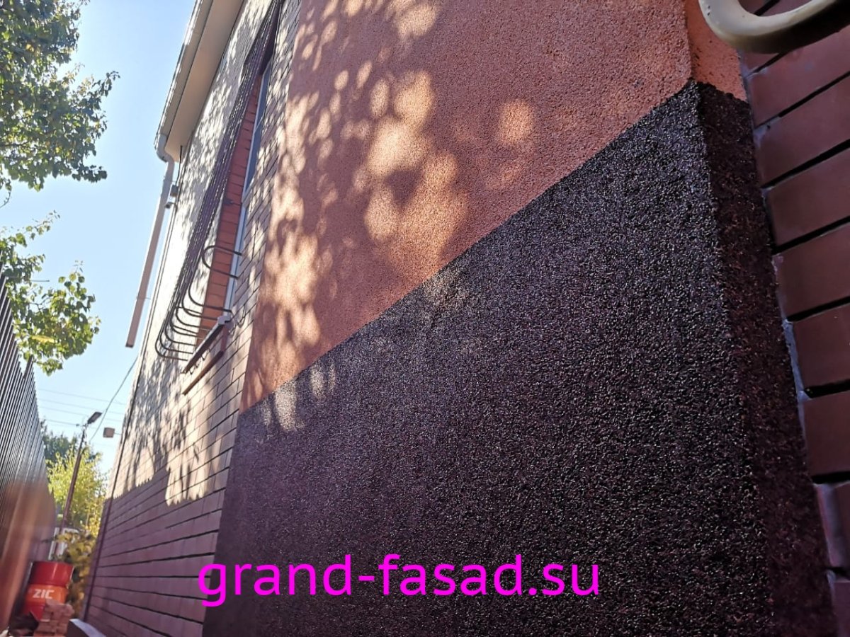 Отделка фасада крошкой