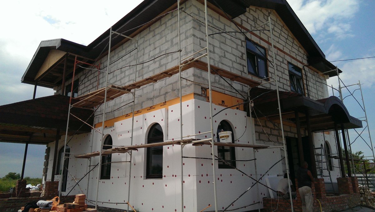 Штукатурка цоколя Bayramix