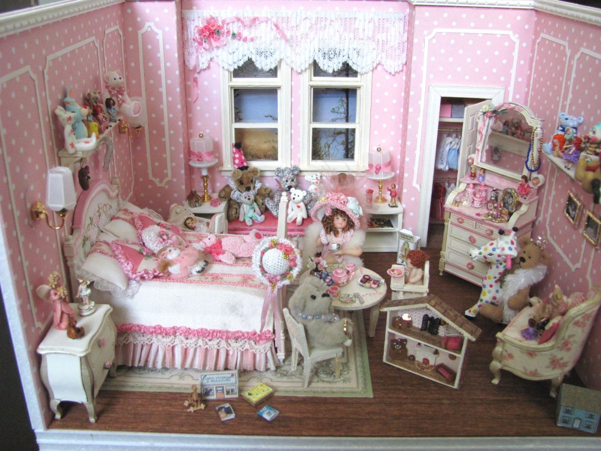 Спальная комната кукольный дом