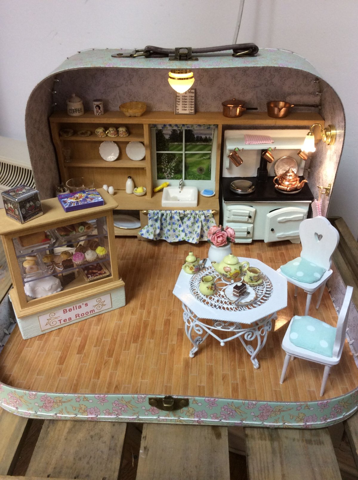 Декор для кукольного домика