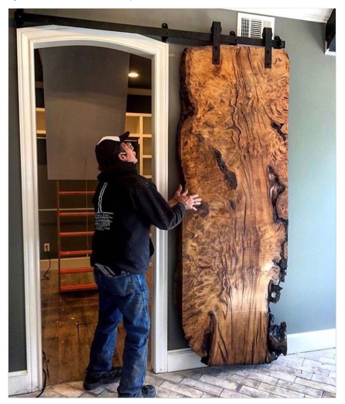 Панно из дерева и эпоксидной смолы