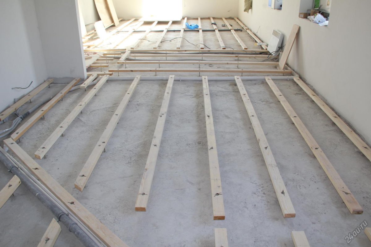 Монтаж чернового пола на лагах в деревянном доме