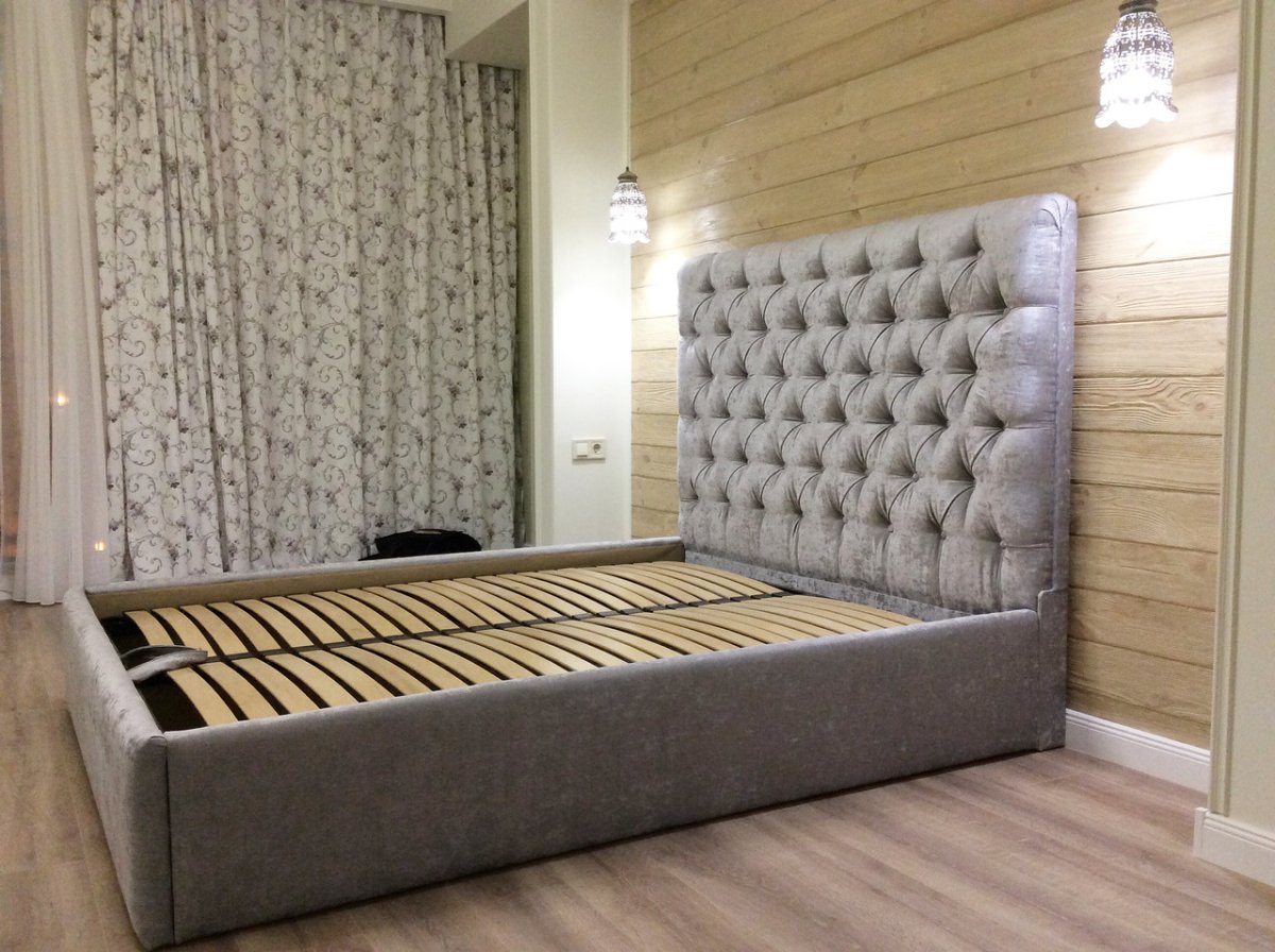 Кровать с подъемным механизмом 160х200 каретная стяжка