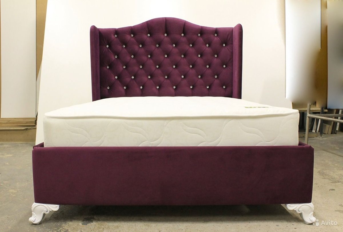 Кровать Виктория с каретной стяжкой квартет