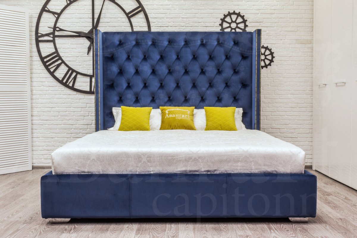 Кровать двуспальная 180х200 каретная стяжка классика