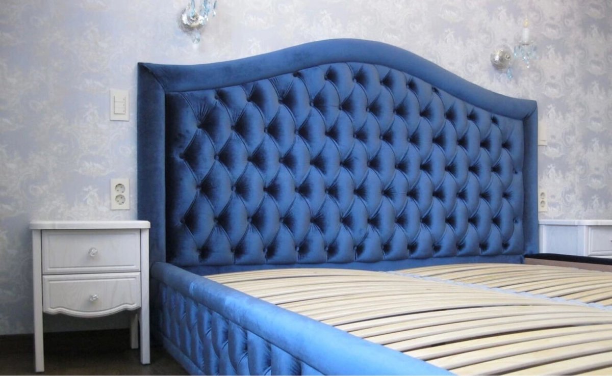 Кровать Виктория с каретной стяжкой квартет