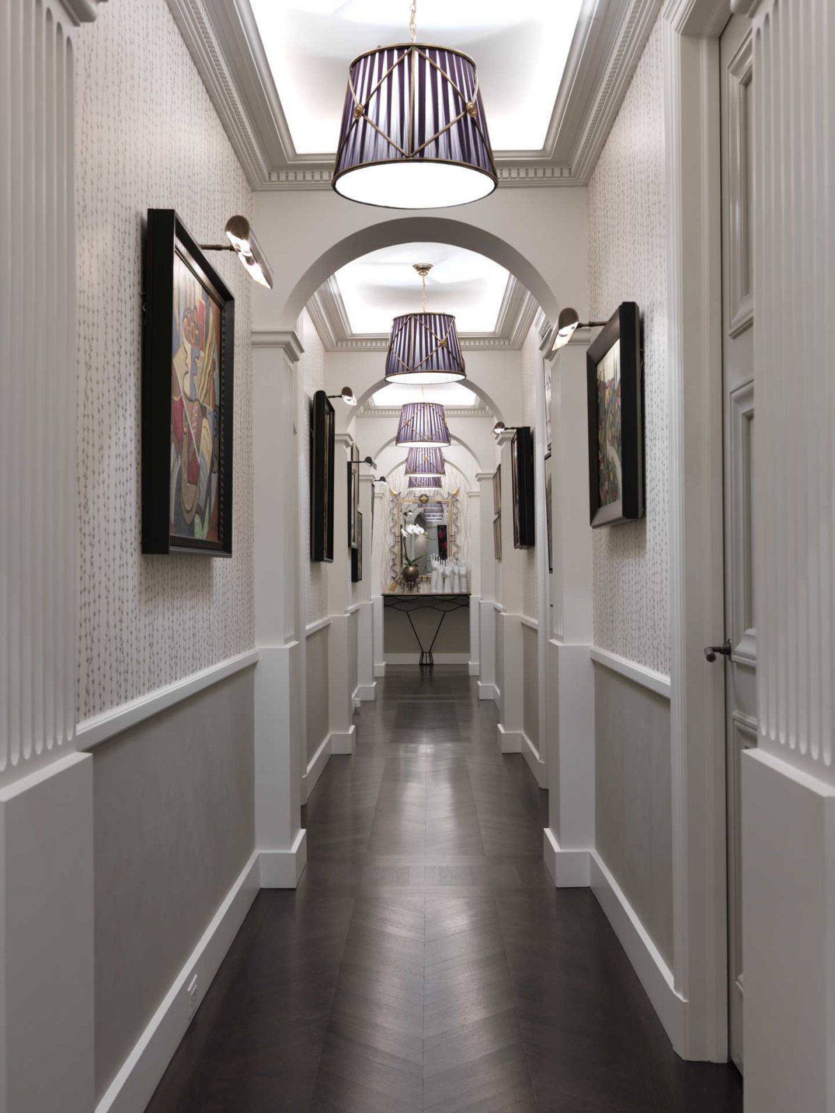 Люстра в коридор