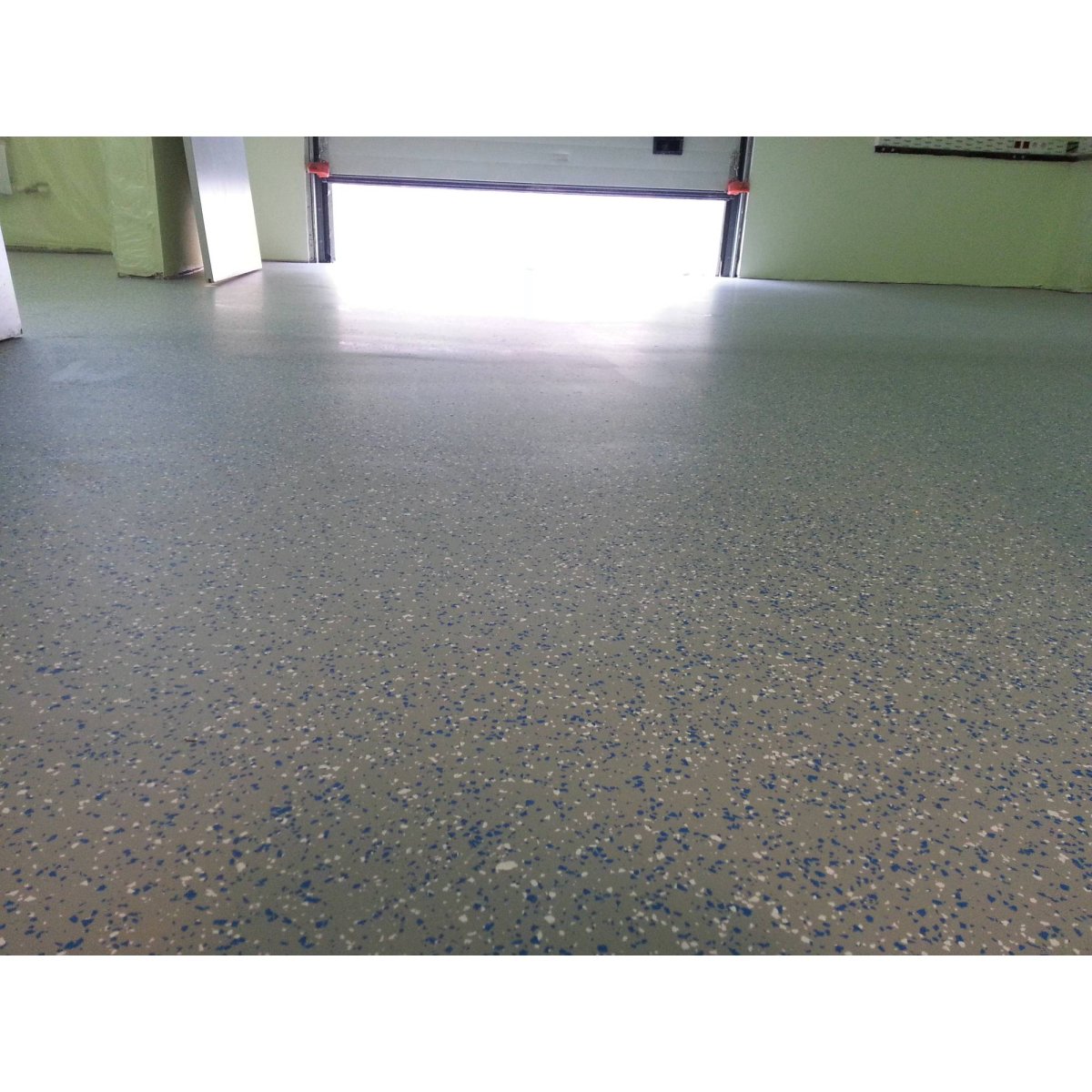 Полимерный пол с чипсами