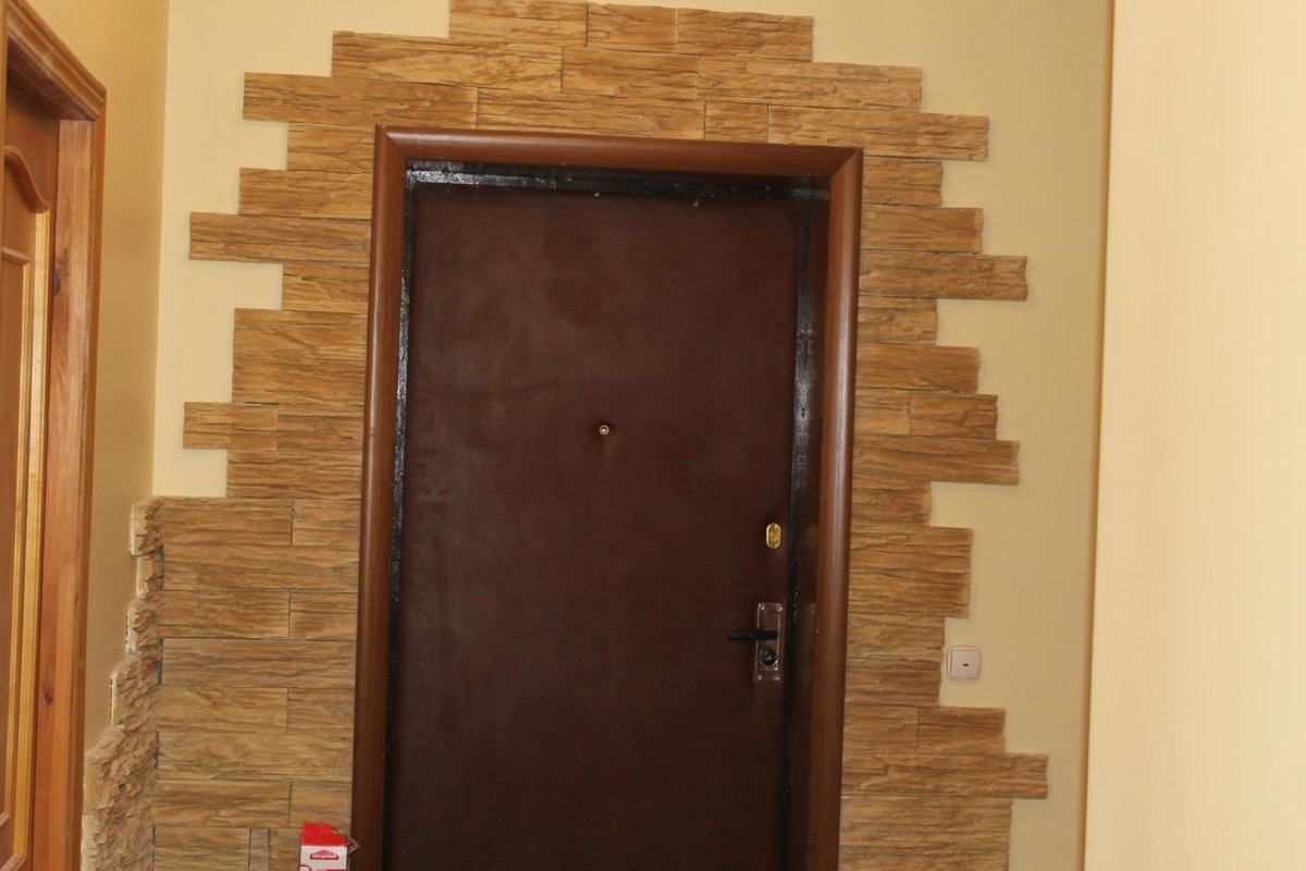 Отделка откосов декоративным камнем