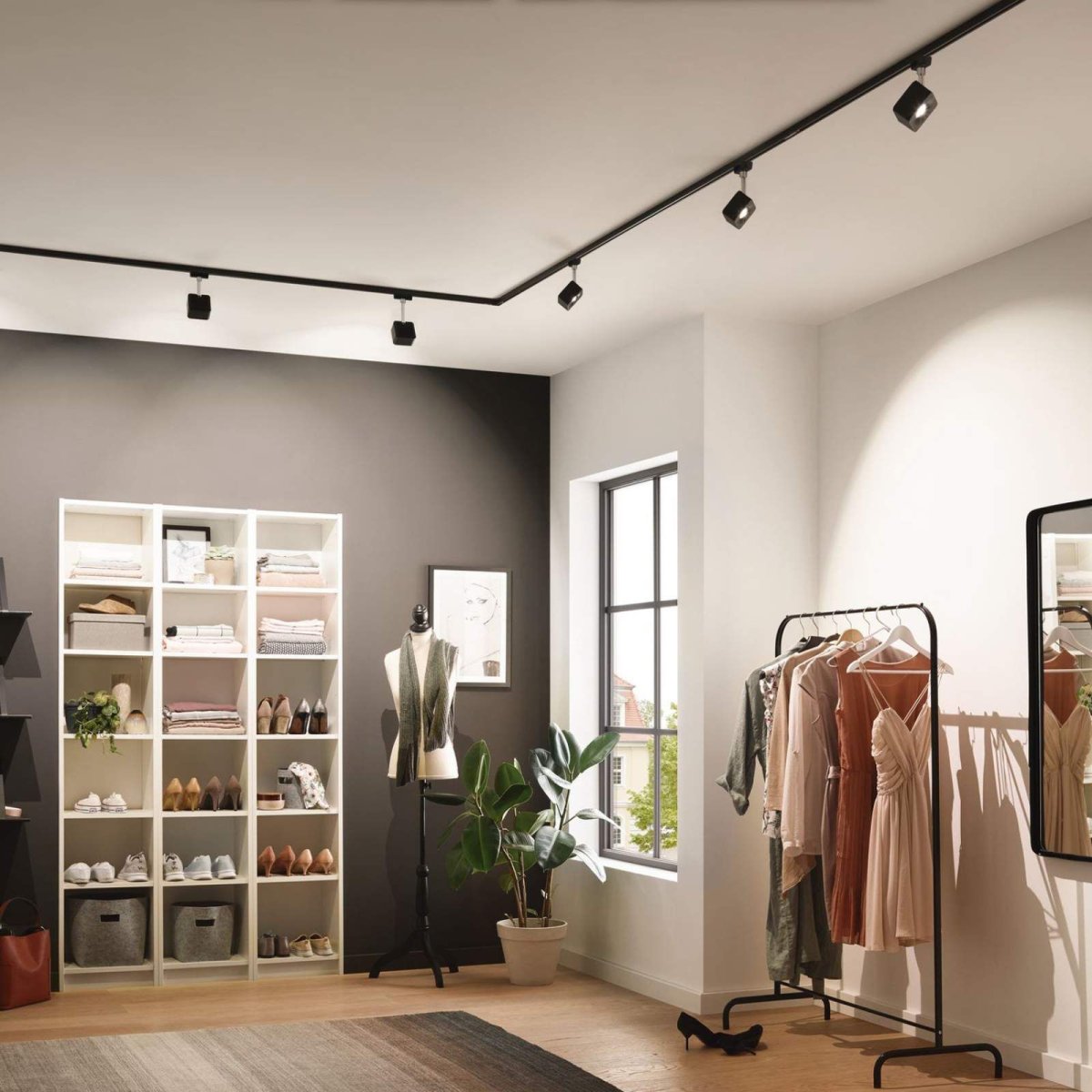 Трековое освещение в гостиной