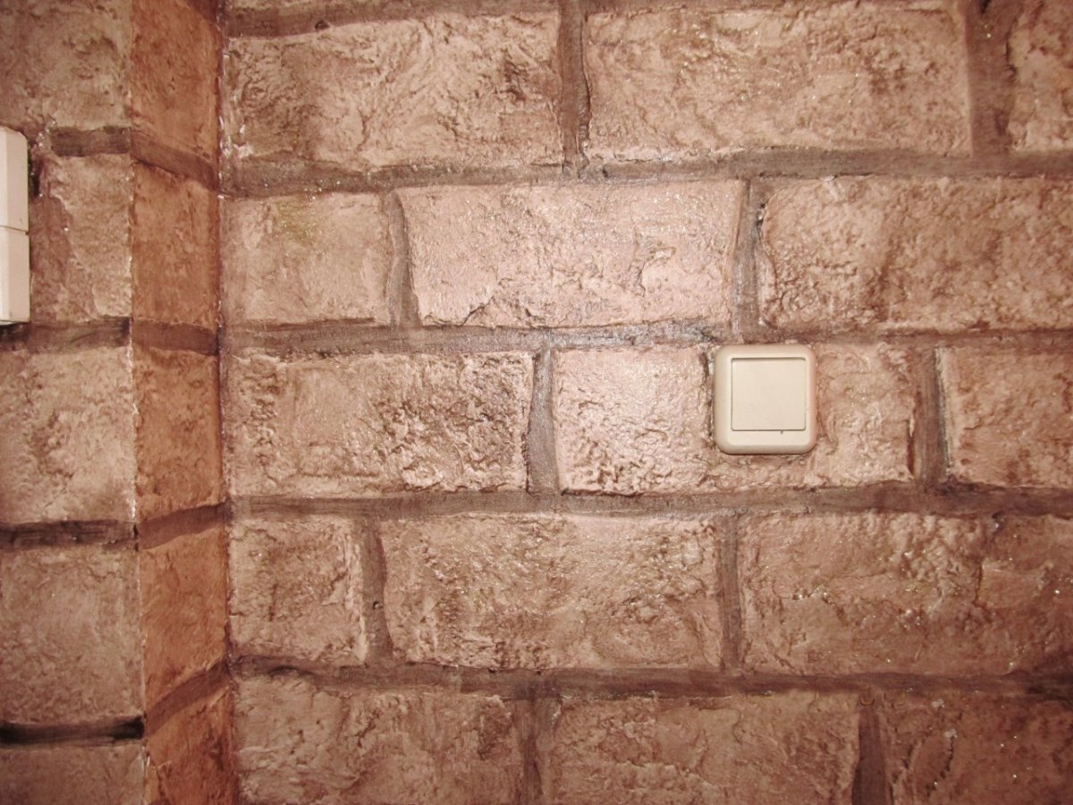 Декоративный кирпич из штукатурки