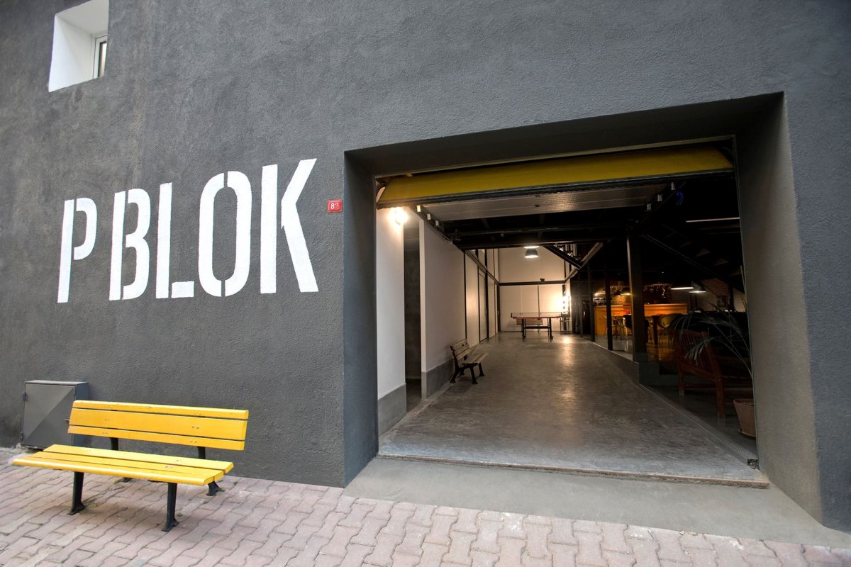 Фасад магазина в стиле лофт