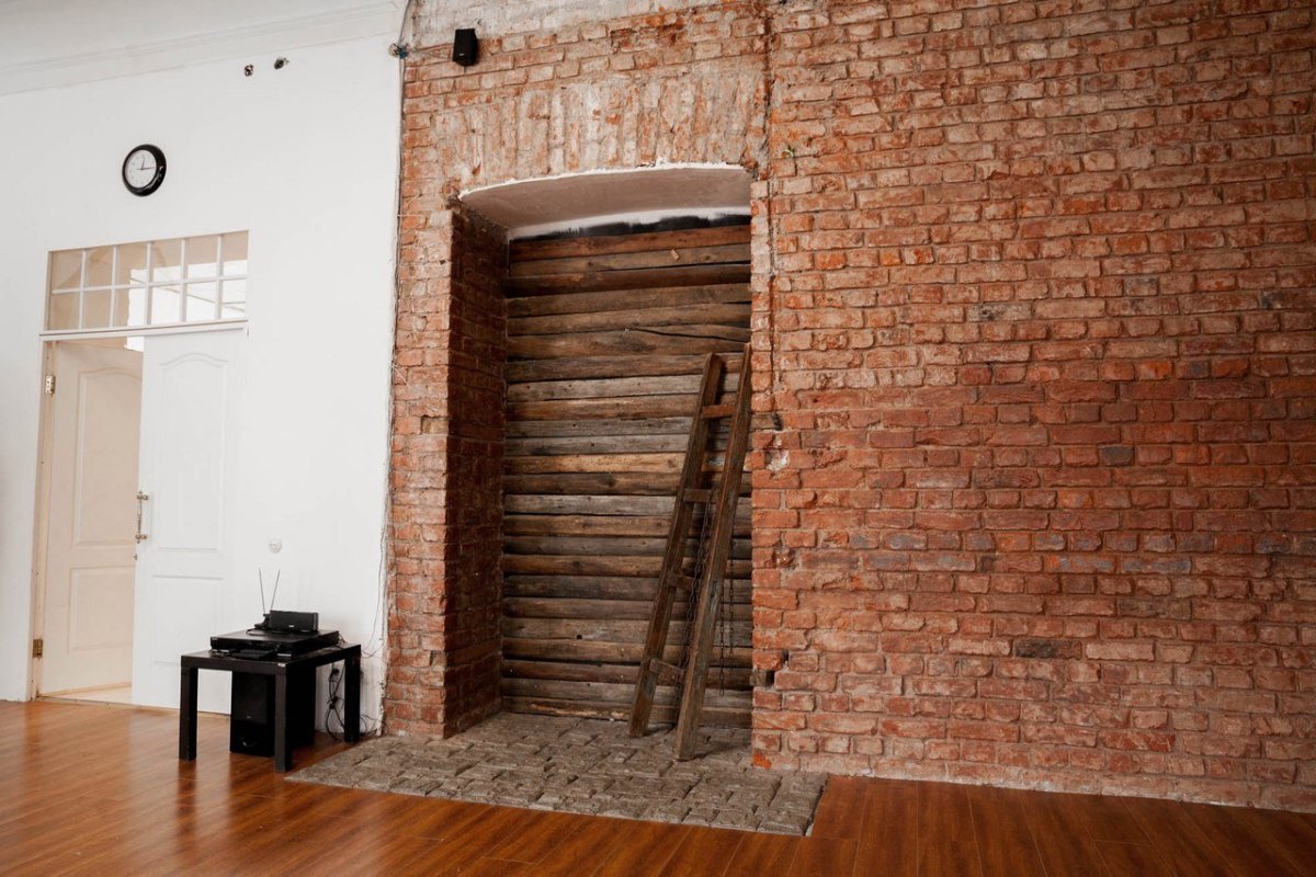 Лондон БРИК В интерьере комнаты