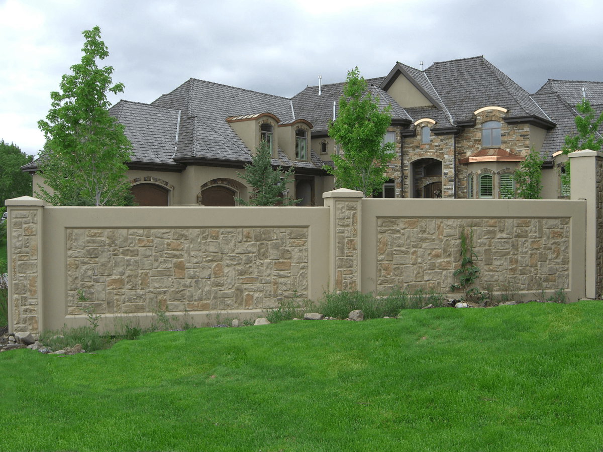 Красивые фасады заборов