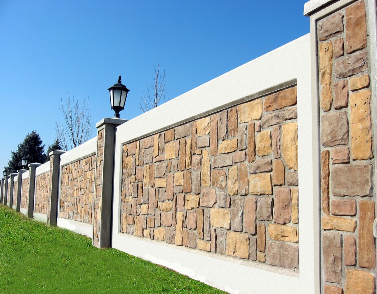 Отделка бетонного забора