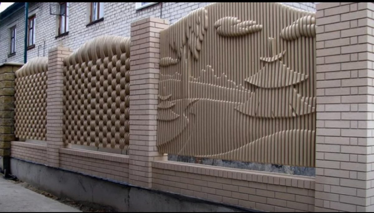 Фасадный забор с воротами